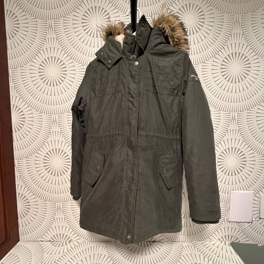 Abercrombie Parka Jacket Kids XL 13/14 Olive Green‎ Sherpa Faux Fur Hood